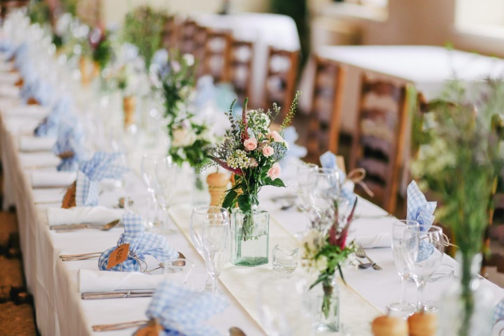 wedding table checked napkins flowers